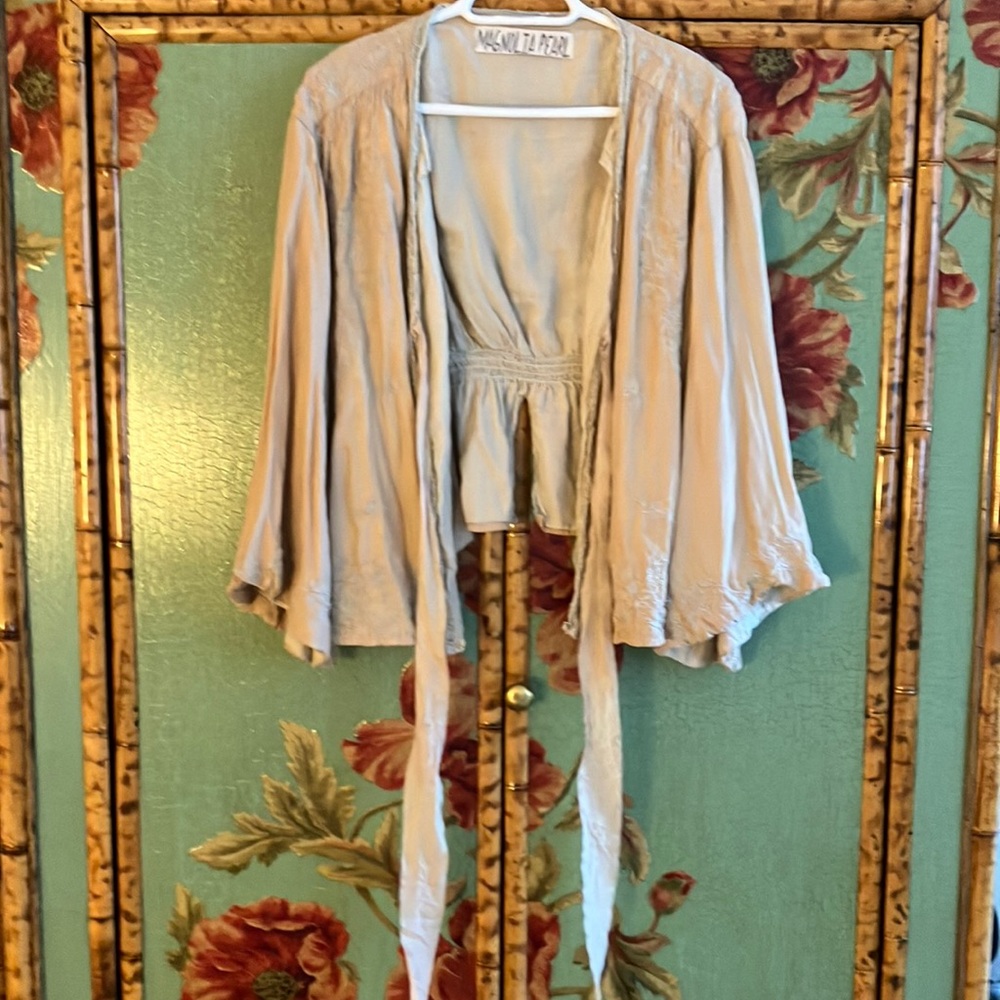 Magnolia Pearl — Stunning silk/cotton embroidered jacket! 🥰